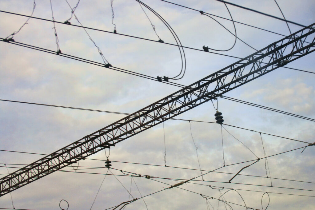 La CRE se abre a los privados sin nuevos permisos en el mercado eléctrico- Expansión