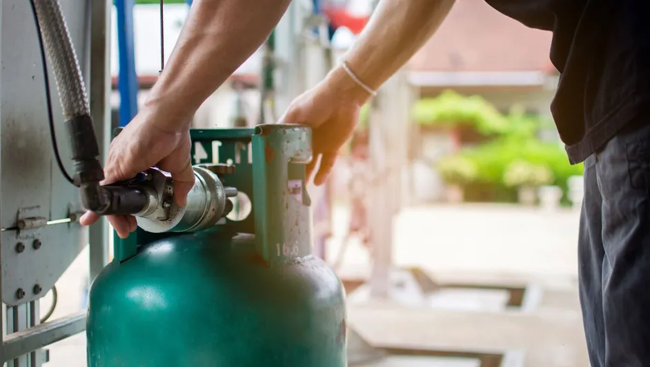 CRE aprueba 36 permisos para estaciones de servicio y de expendio al público de gas licuado – MILENIO