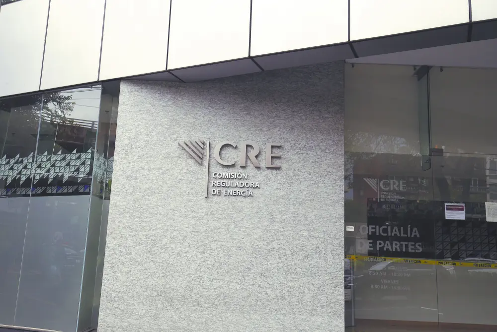 A cuentagotas, CRE remonta rezago administrativo – El Economista