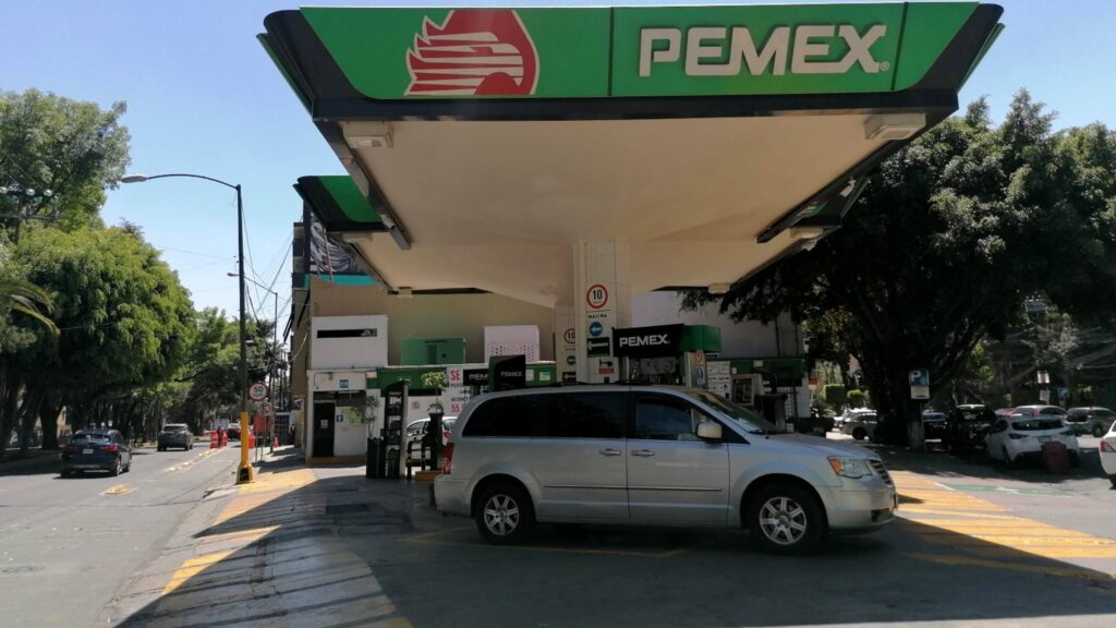 Gasolina ya está más cara que en EE.UU.: precio acelera a más de 27 pesos – Publimetro